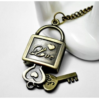 Mini montre collier cadenas "Love"
