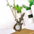 Montre collier petite guitare