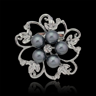 Broche "Crawford" argentée perles noires