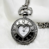 Mini montre gousset noire coeur